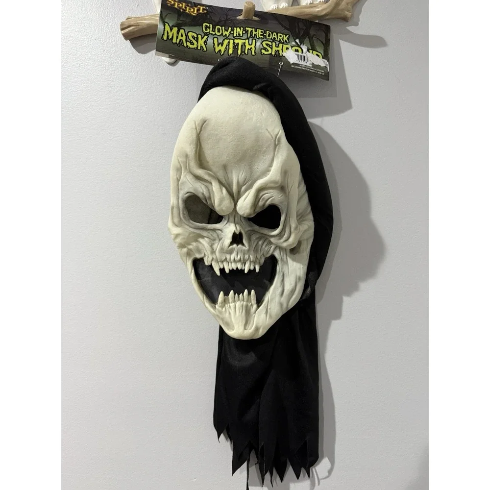 VTG‎ Glow In The Dart Ghostface Unlimited Mask With Shroud Spirit B